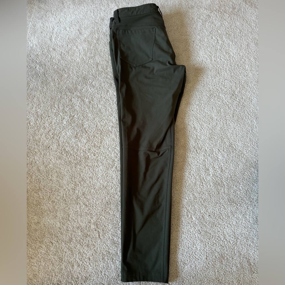 Men’s Lululemon ABC skinny pants